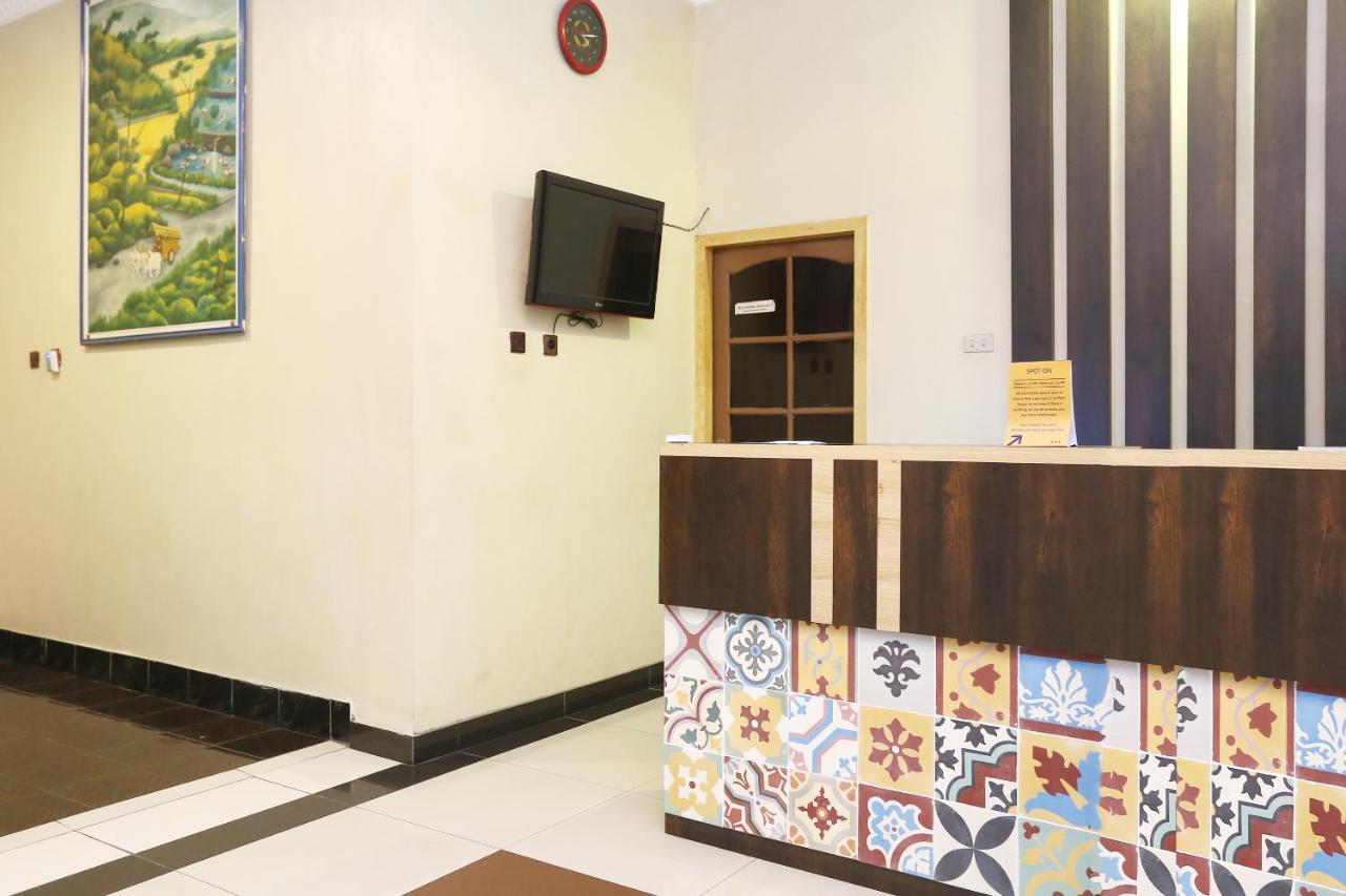 Spot On 2358 Aster Homestay Melati Bagian luar foto