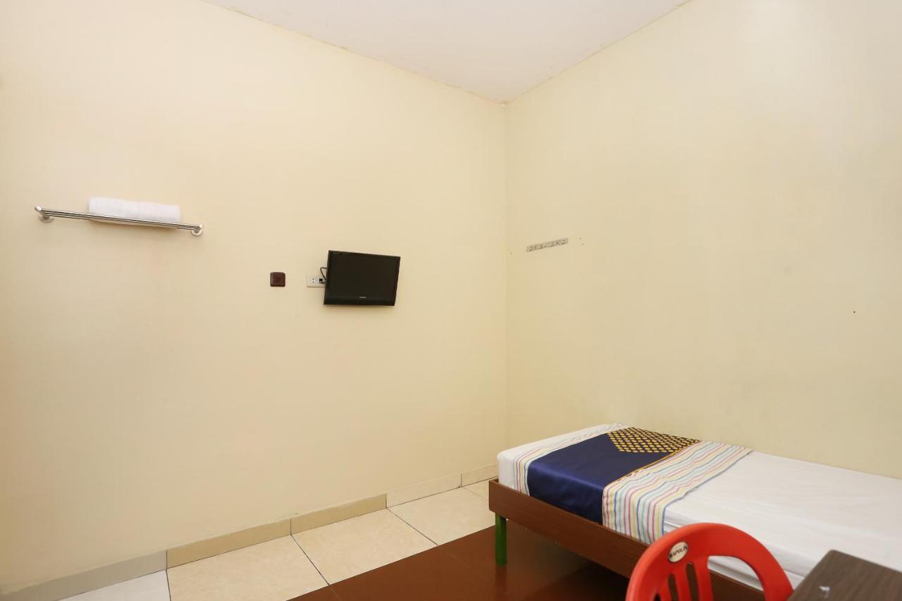 Spot On 2358 Aster Homestay Melati Bagian luar foto